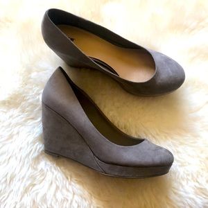 Apt 9 platform wedge